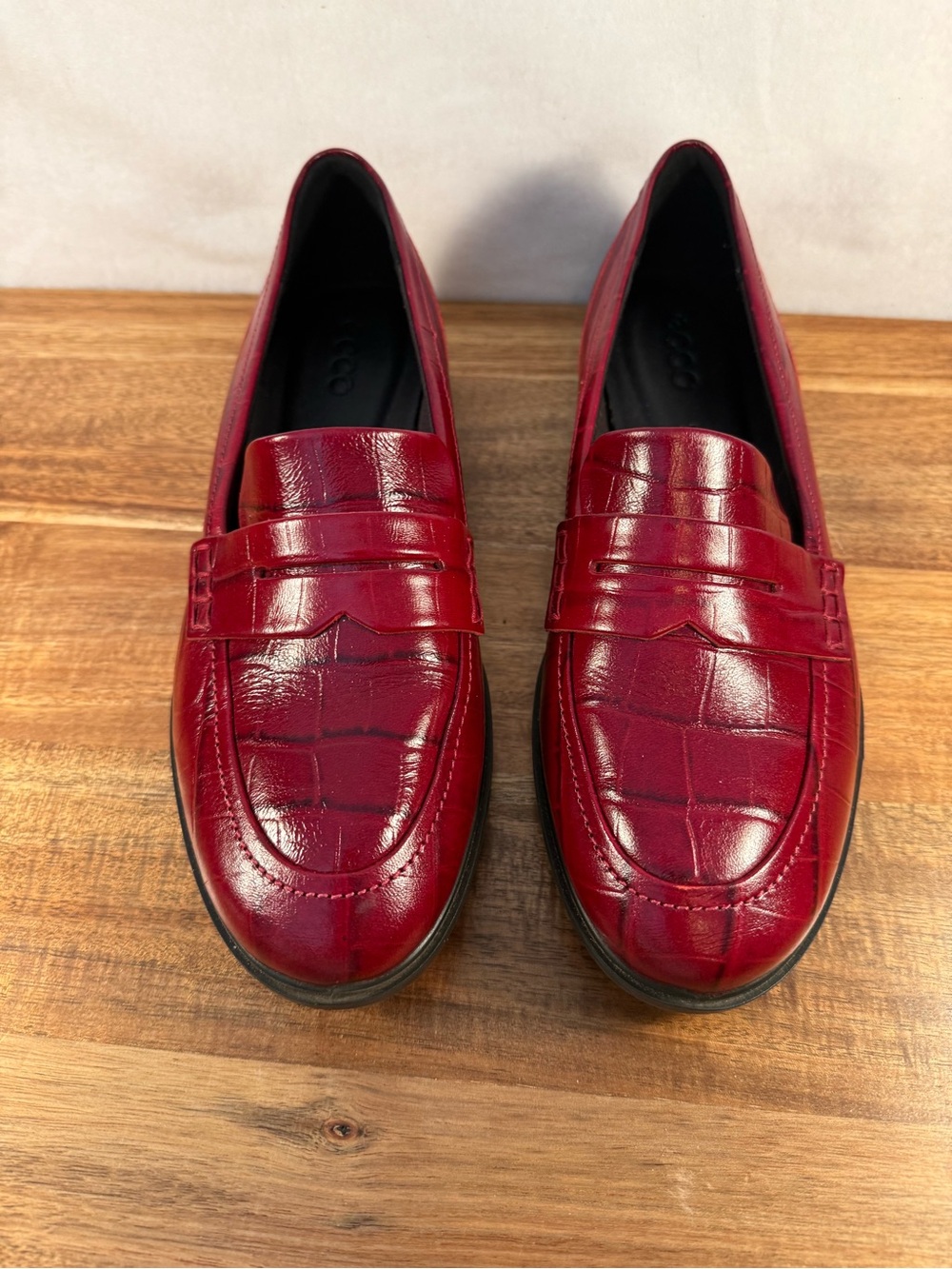 ECCO Classic 15 Penny Loafers Burgandy Crocodile Embossed Leather Sz 7 NWOT